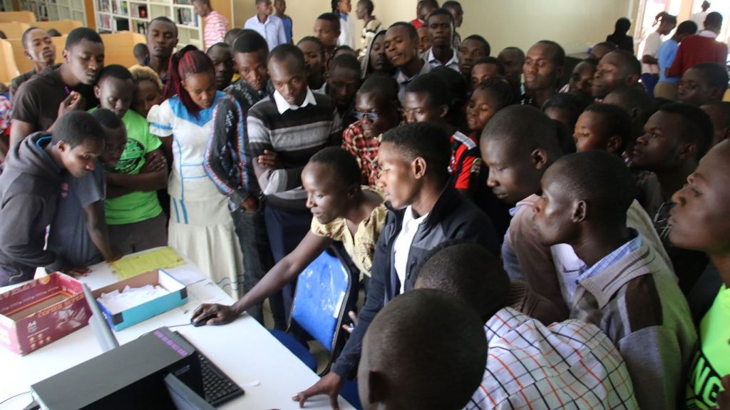 New student library orientation g