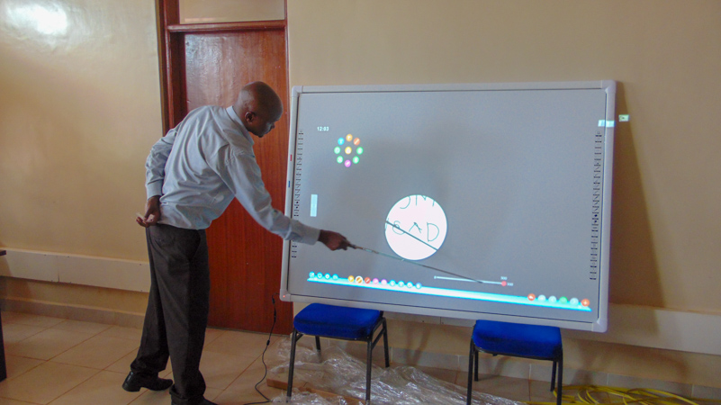 Kibabii-University-receives-an-Infrared-Smart-Interactive-Whiteboard_2