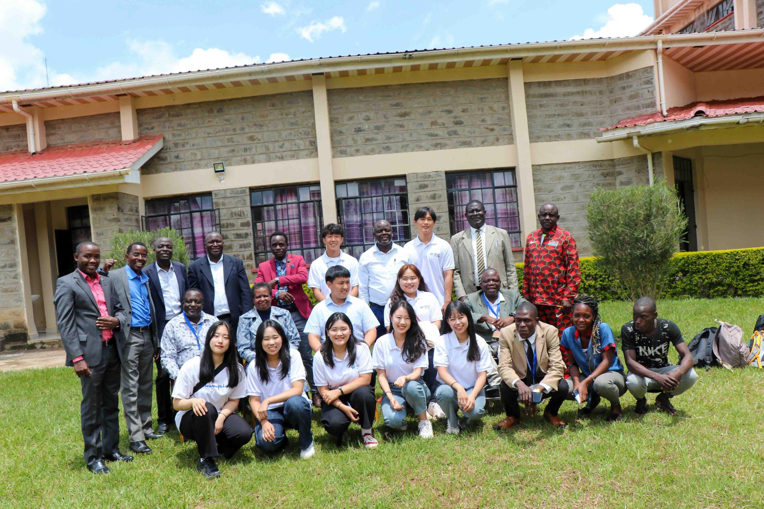 Leaders-Youth-Project-Kenya-Tours-KIBU-_04